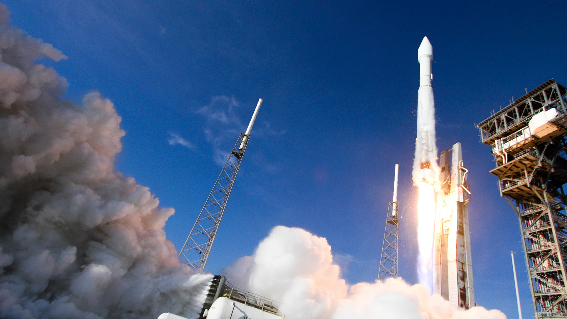 Atlas V rocket launching